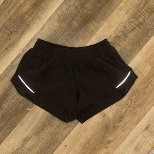 Lululemon Hotty hot shorts size 6 black